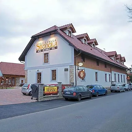 酒店 Stirinska Stodola U Prahy